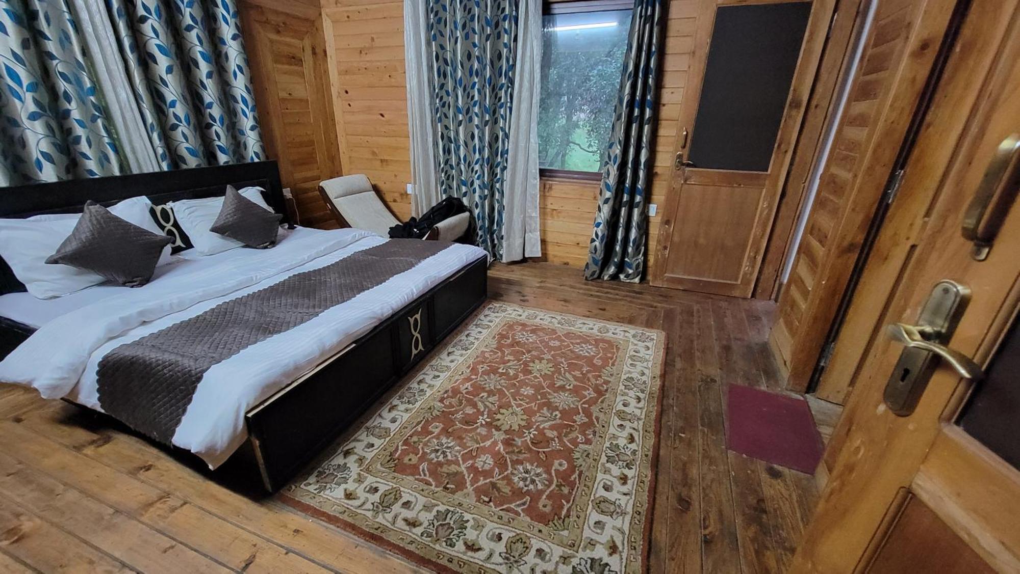 נייניטל The Canadian Woods Resort חדר תמונה